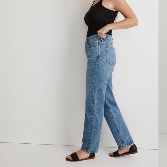 Madewell The Perfect Vintage Straight Jean in Delafield Wash: Button-Fly Edition - Picture 6 of 14